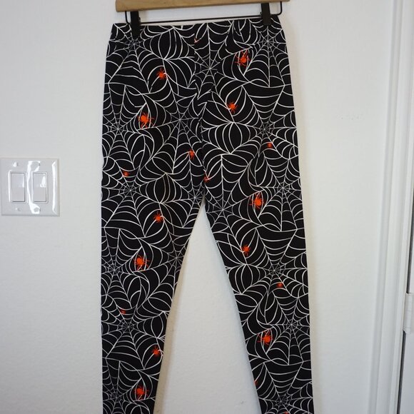 No Boundaries Juniors' Spiderweb Leggings - Picture 15 of 15